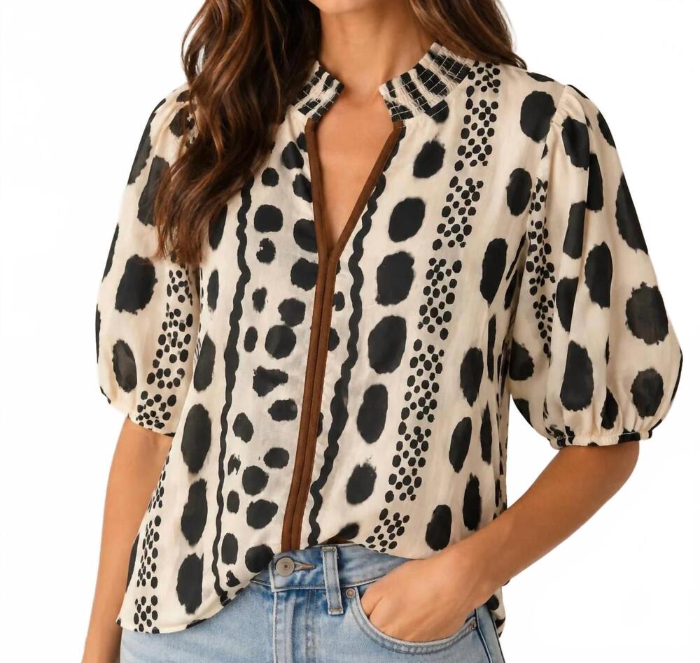 NEW THML abstract dot pattern top in cream